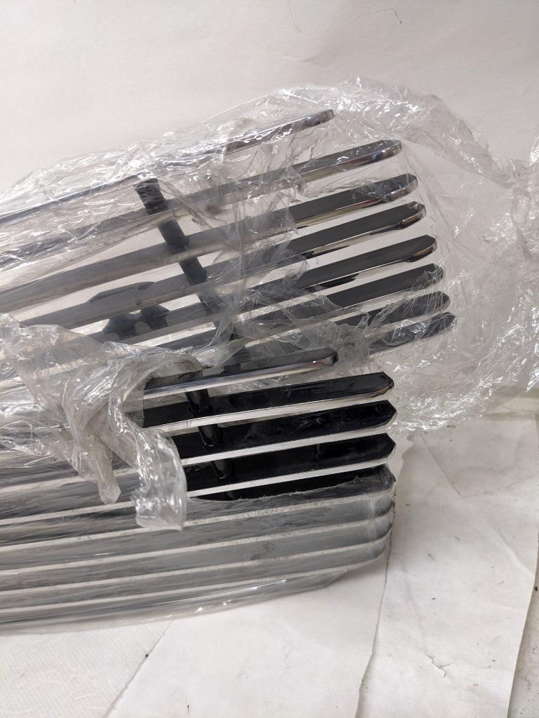 CARRIAGE WORKS 43912 BOLT-OVER GRILLE FOR 07-09 SILVERADO 2500-3500 HD NEW #1 SR