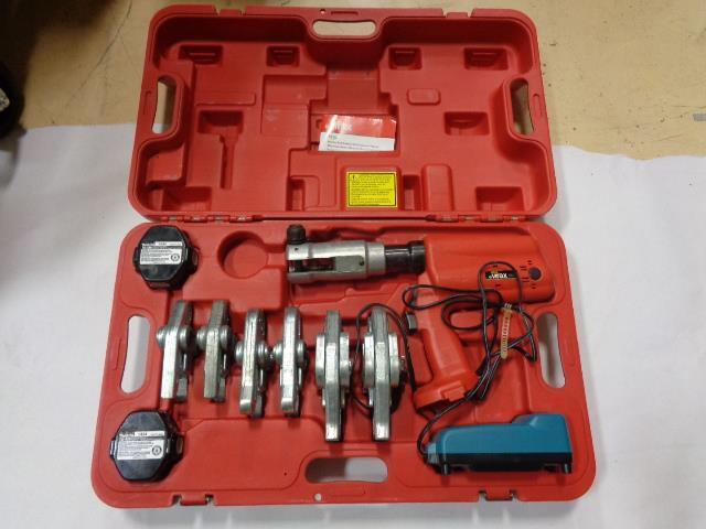 USED STANLEY VIRAX P20+ CRIMPING TOOL 253022 2 BATTERIES AND CHARGER R2