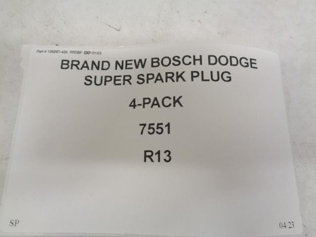 BRAND NEW BOSCH DODGE SUPER SPARK PLUG 4-PACK 7551 R13T3