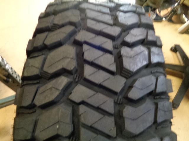 RADAR RENEGADE R/T LT 37 13.50 18 128Q LRF 12PLY TIRE  RASYTH0113 BQ4