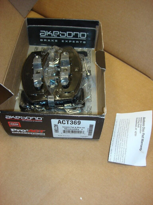 AKEBONO PRO ACT FRONT DISC BRAKE PADS 99-00 CADILLAC ESCALADE ACT369 R5TB
