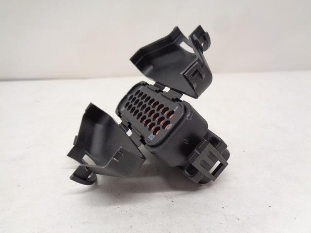 BRAND NEW ITT CANNON SLIDE LOCK D-SUB CONNECTOR 130412-0010 R30