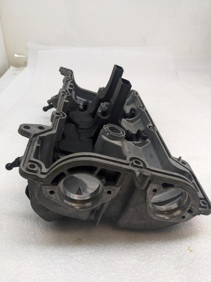 PORSCHE CAYENNE 15-18 RIGHT ENGINE VALVE CYLINDER HEAD COVER 94610513545 R24