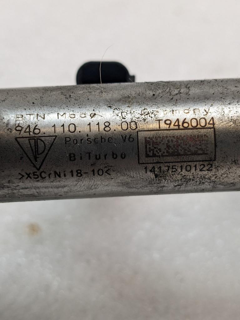 2014-18 PORSCHE MACAN PANAMERA LEFT FUEL RAIL W/INJECTORS 94611011800 USED R23