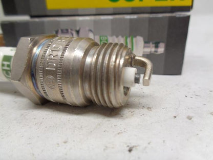 BRAND NEW BOSCH DODGE SUPER SPARK PLUG 4-PACK 7551 R13T3