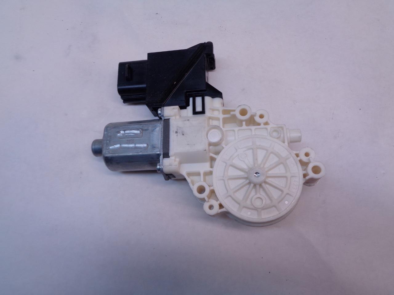 LEFT FRONT DRIVER WINDOW MOTOR FOR 2007-17 FORD EXPIDITION LINCOLN NAVIGATOR R17