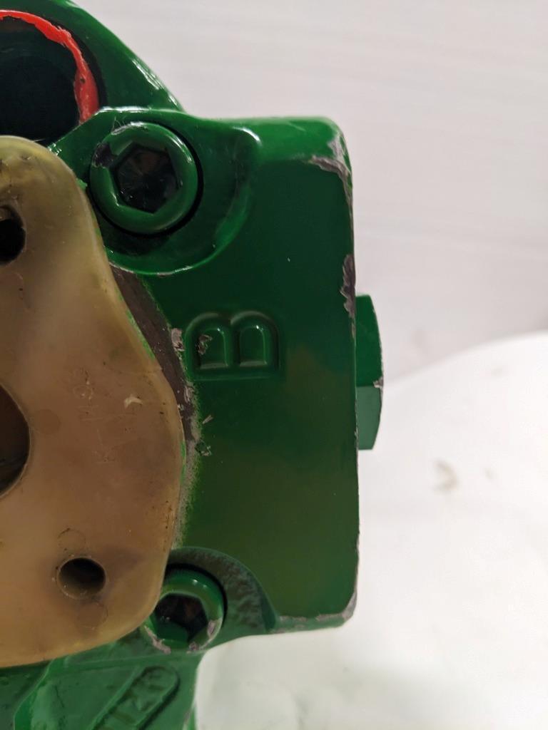 NEW JOHN DEERE AXT12539 HYDRAULIC MOTOR (FITS HARVESTERS) BSRG5