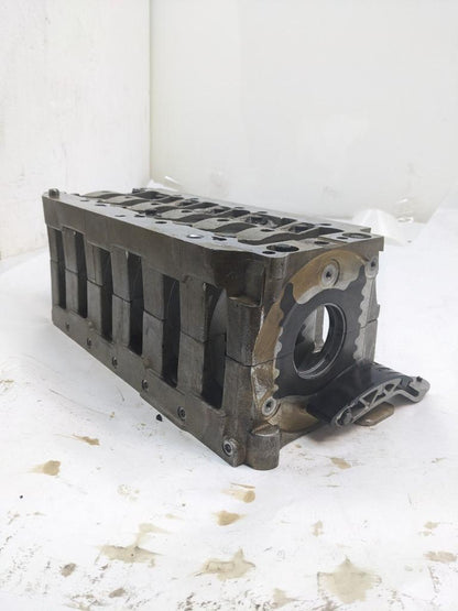 1998 PORSCHE 911 CRANKSHAFT BEARING CASE/CARRIER 9961011123R USED 996BGL2