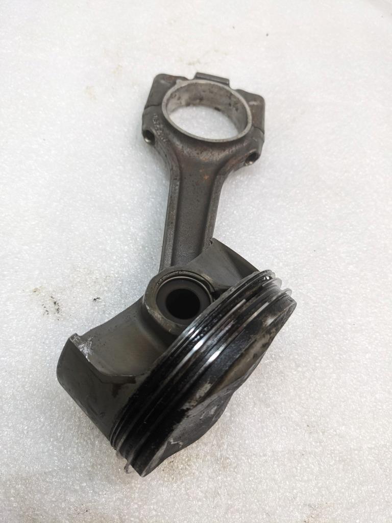 PORSCHE CAYENNE PISTON CONNECTING ROD #3 (CRACKED) 9461191R USED R24