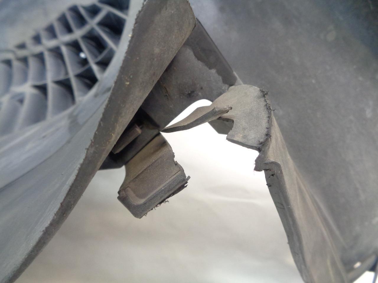 PORSCHE 997 911 FRONT LEFT WHEEL SPLASH GUARD (DAMAGED) 997.504.123.01 R20