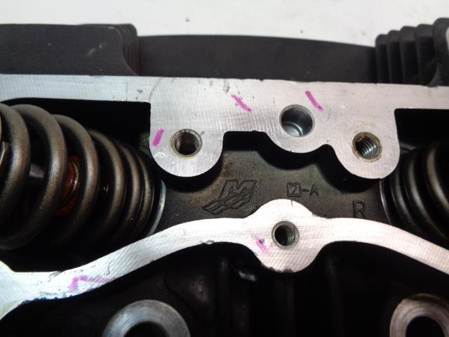 1 USED PAIR OF HARLEY DAVIDSON ROAD KING 2006 CYLINDER HEADS R16