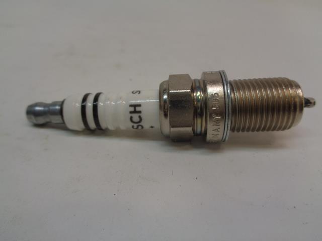 BRAND NEW BOSCH SUPER SPARK NISSAN JAGUAR PLUG 10 PACK 7555 R13T3