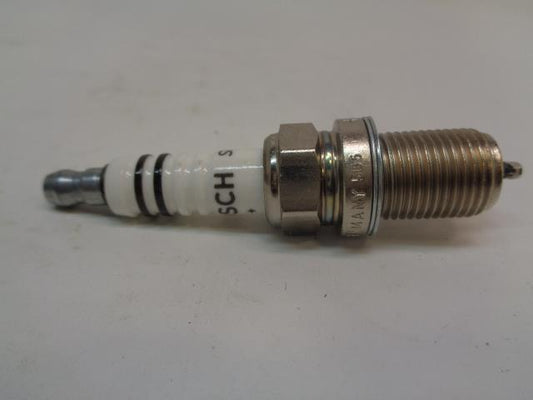 BRAND NEW BOSCH SUPER SPARK NISSAN JAGUAR PLUG 10 PACK 7555 R13T3