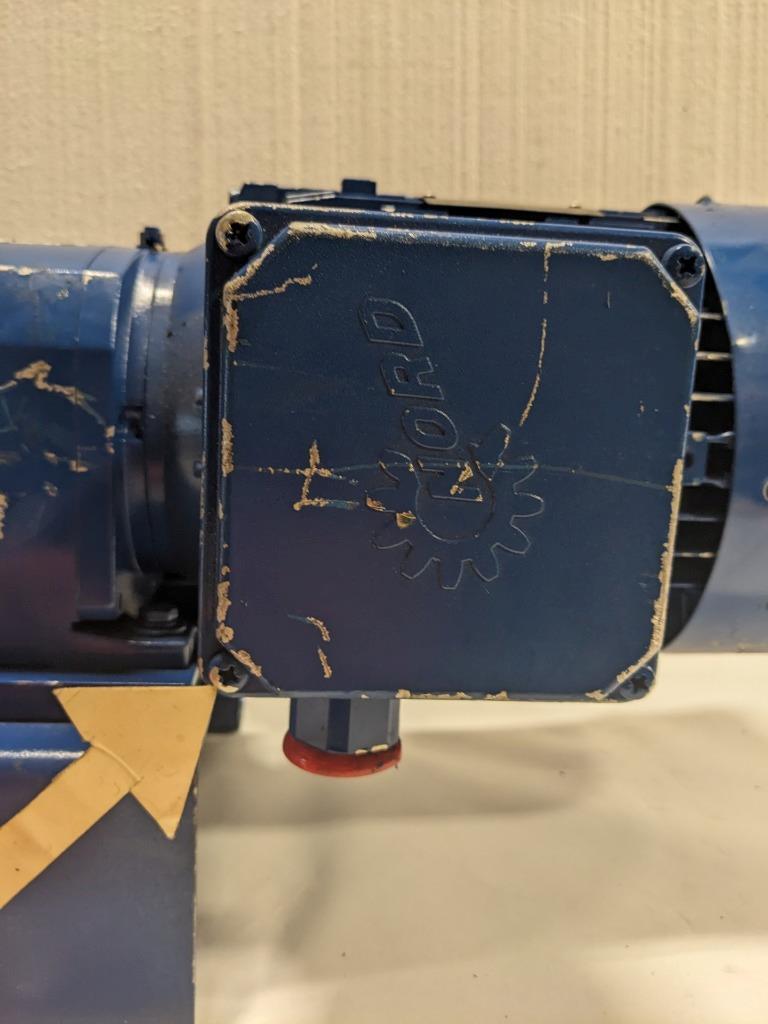 Nord 172.1 71L/4-34.52 Gearmotor Horizontal 34.52 Ratio 633lb/in .5HP 50RPM BSR1