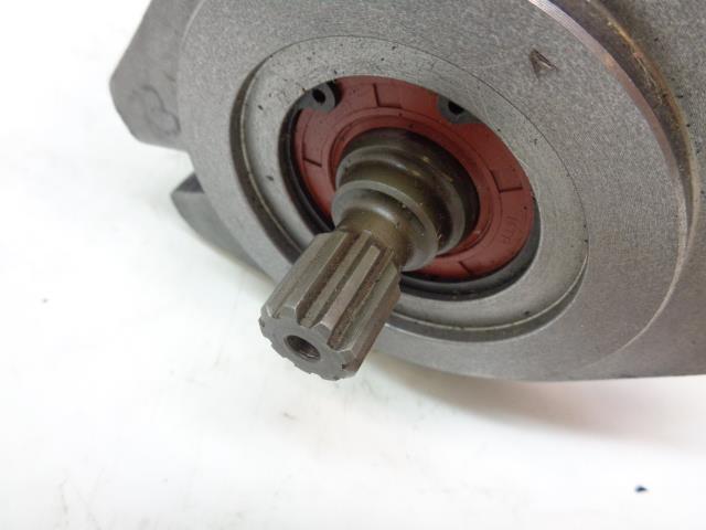 NEW PARKER PVP SERIES VARIABLE VOLUME PISTON PUMP PVP16X4016/12 R34