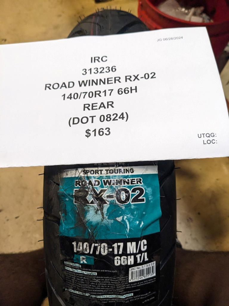 IRC ROAD WINNER RX -02 140 70 17 66H REAR MOTORCYCLE TIRE 313236 CQ3