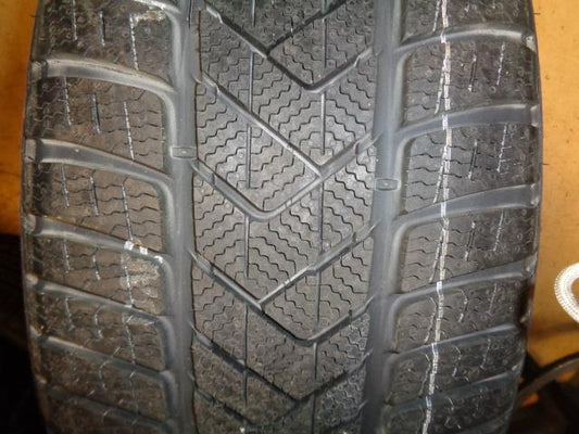 1 PIRELLI SCORPION WINTER *BMW RUNFLAT P 275 45 20 110V XL 2751700 TIRE CQ2