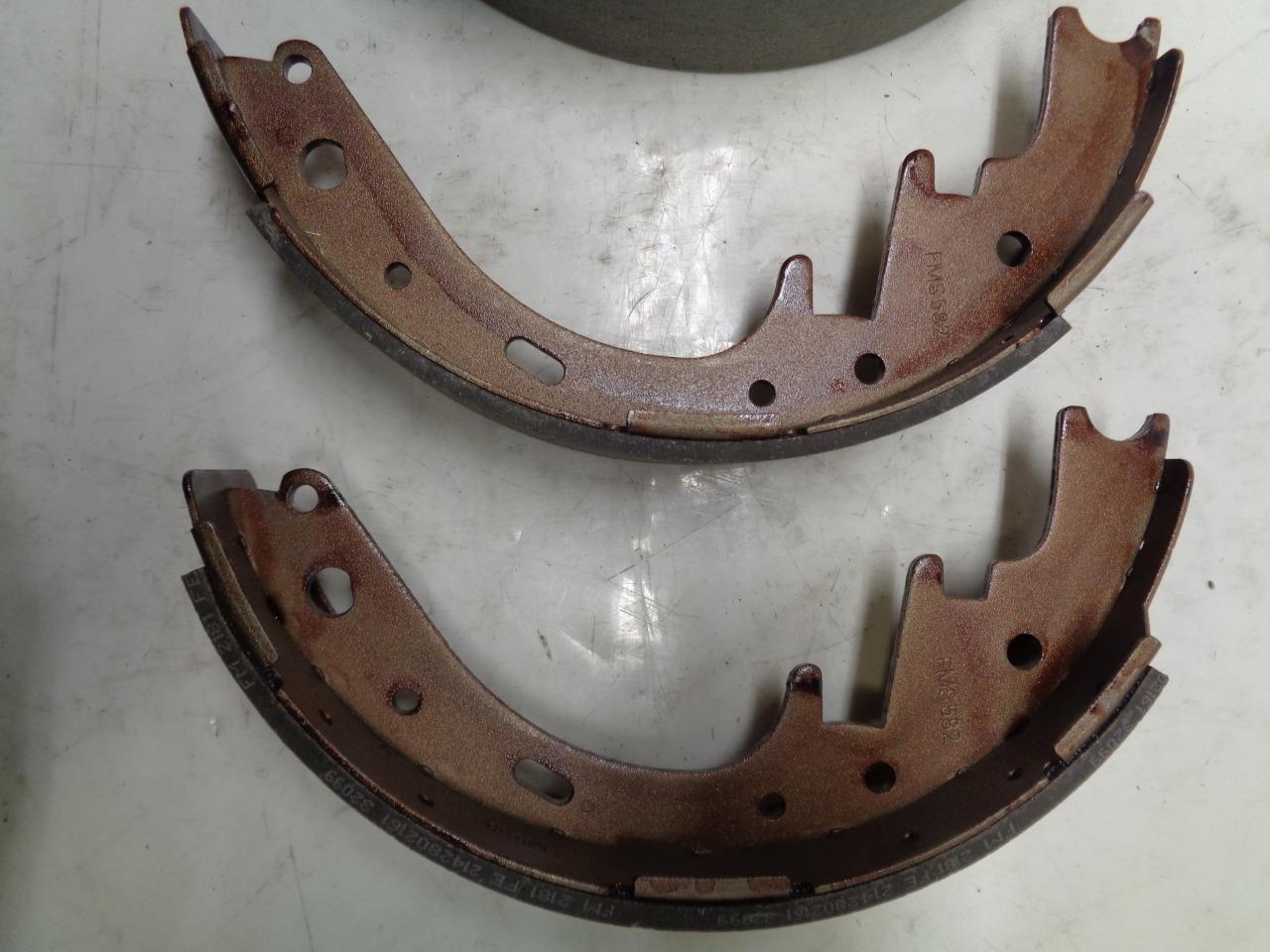 NEW PBR BRAKE SHOE SET  2141AT582 SET R5