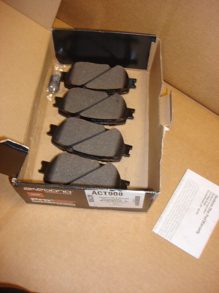 NEW AKEBONO FRONT CERAMIC DISC BRAKE PADS ACT908 R5TB