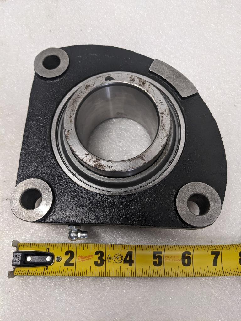 KBZ F3DX214 PILLOW BLOCK 3 BOLT NEW R27