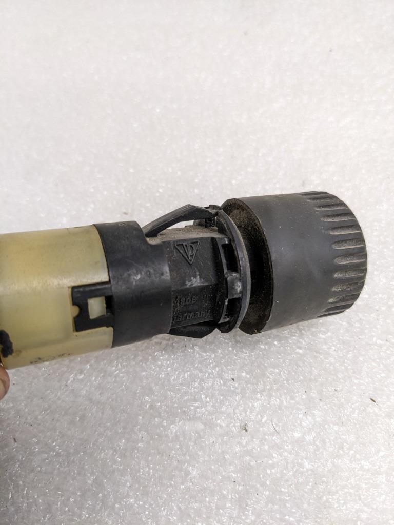 PORSCHE 92861310701 HELLA REAR WINDOW DEFROST SWITCH FOR 87-91 928 USED R20T7