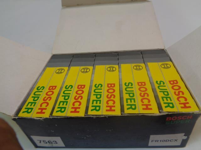 BRAND NEW BOSCH CHEVY MITSUBISHI SUPER SPARK PLUG 10 PACK 7563 R13T3