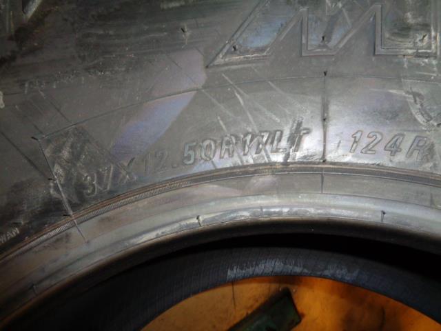 MAXXIS RAZR A/T LT 37 12.50 17 124R LRD 8PLY TIRE TL00049800 BQ4