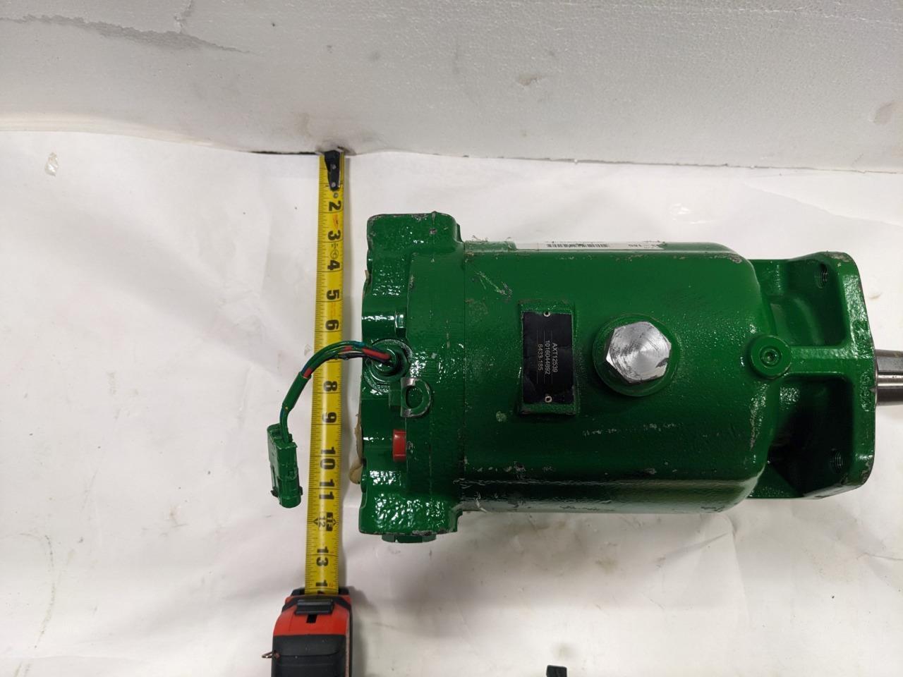 NEW JOHN DEERE AXT12539 HYDRAULIC MOTOR (FITS HARVESTERS) BSRG5