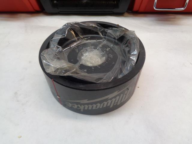 MILWAUKEE EXACT PUNCH AND DIE SYSTEM 49-16-2695 2&1/2" TO 4" CONDUIT R35