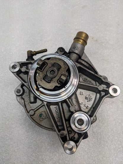 2016-18 PIERBURG PORSCHE MACAN ENGINE VACUUM PUMP 94610053000 USED R25