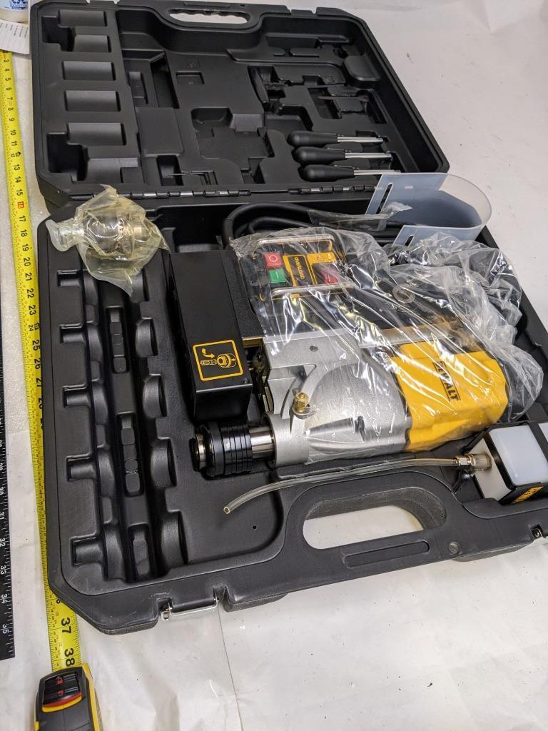DEWALT DWE1622K MAGNETIC DRILL PRESS VAR SPEED 300-450RPM ELECTRO 120VAC NEW R31