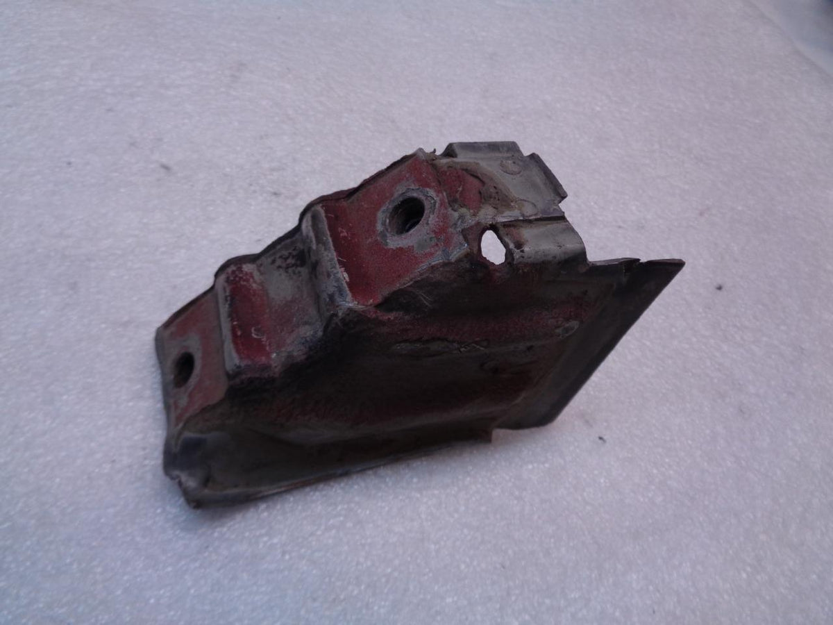 USED PORSCHE 928 FRONT SWAY BAR BRACKET R24T7