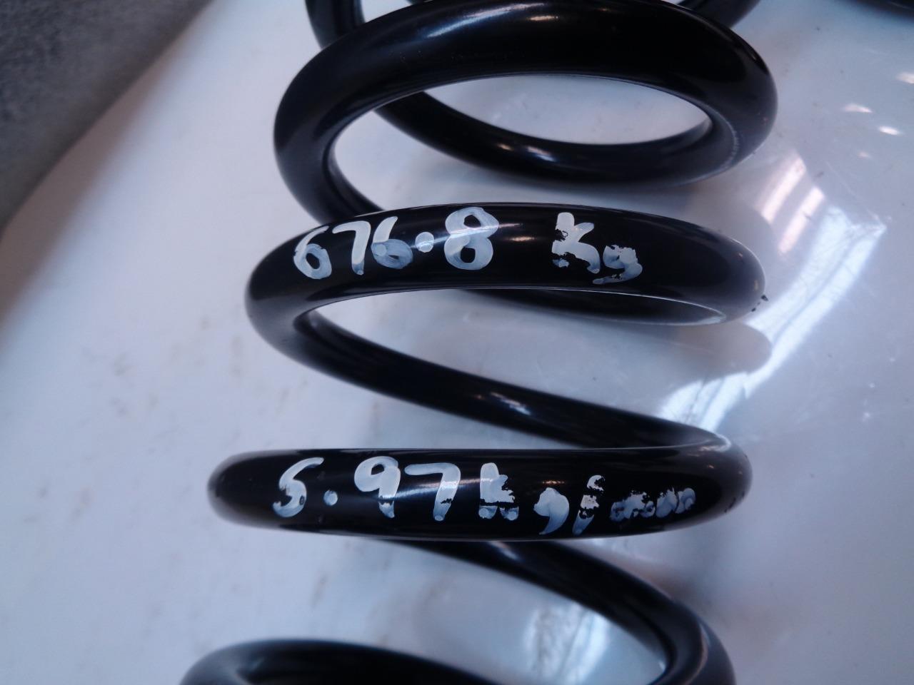 USED FRONT COIL SPRINGS FOR PORSCHE MACAN 2019-2020 95B-411-106-J-504 R24T4