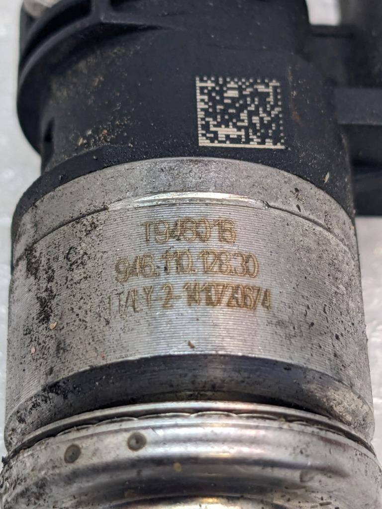 15-18 PORSCHE CAYENNE MACAN 958 TURBO FUEL INJECTOR 94611012830 USED R21SPB