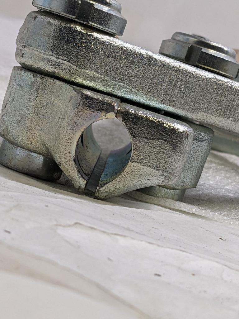 TESMEC SELF-GRIPPING CLAMP 21004060 USED I1