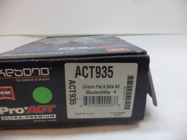 AKEBONO PRO ACT REAR DISC BRAKE PADS 2003-2006 FORD EXPEDITION  ACT935 R5