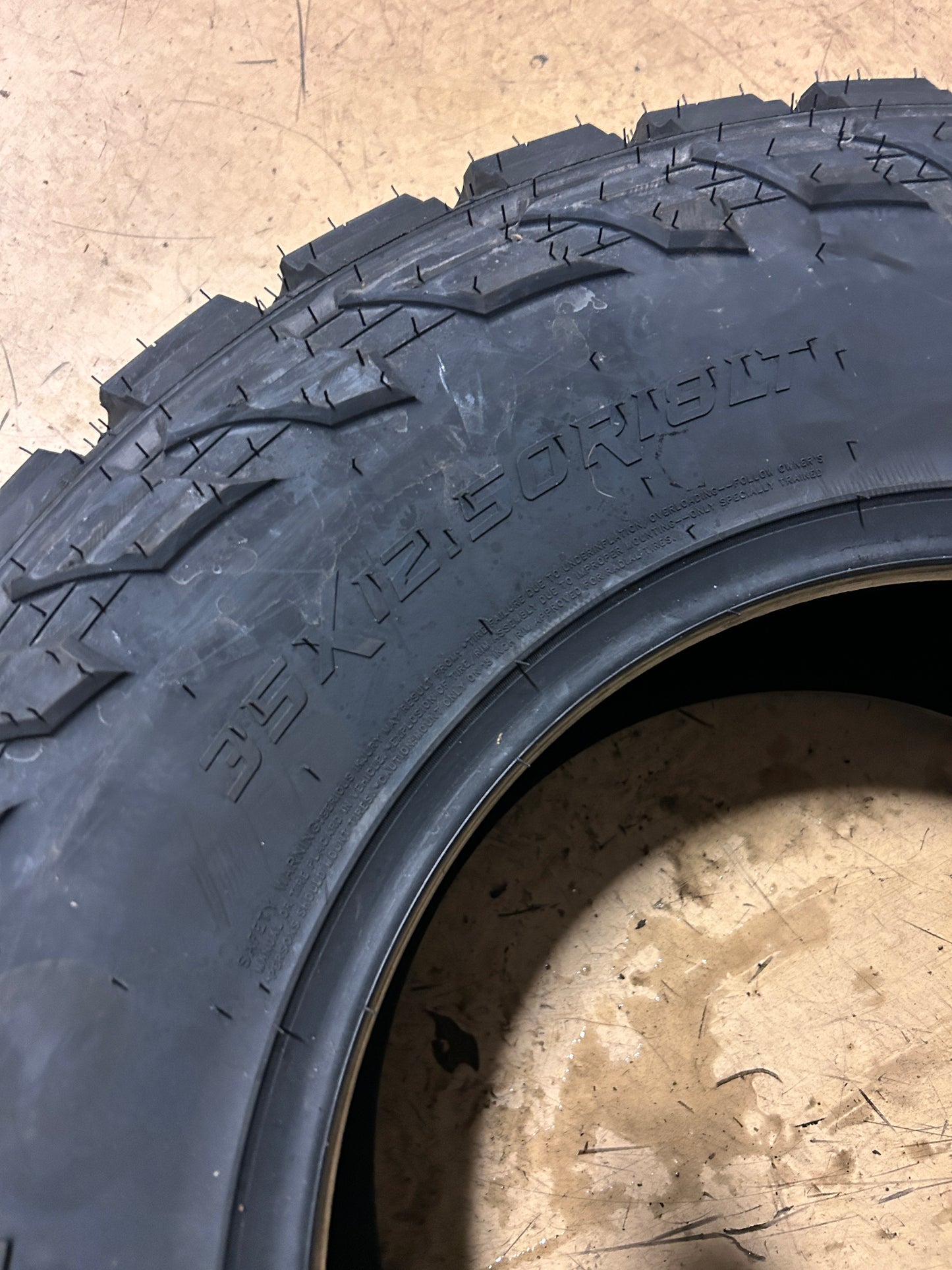 VANTAGE M/T BSW LT 35 12.5 18 123Q 10PLY MUD TIRE VT22425