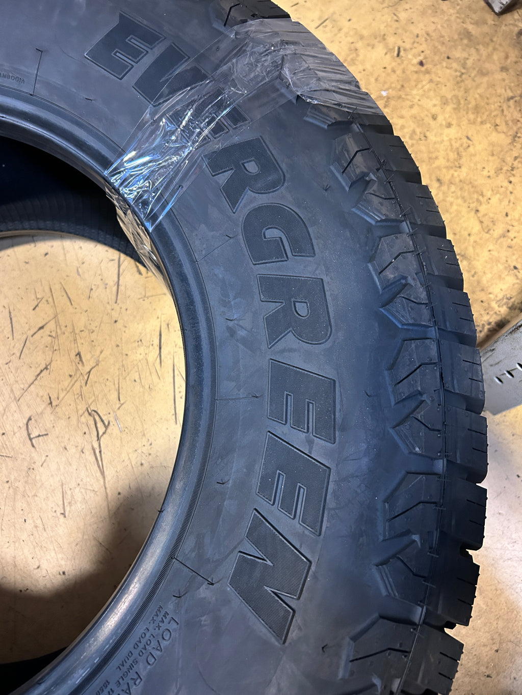EVERGREEN DYNAVENTURE A/T LT 285 70 17 126/123S 10PLY ALL TERRAIN TIRE EGLT287
