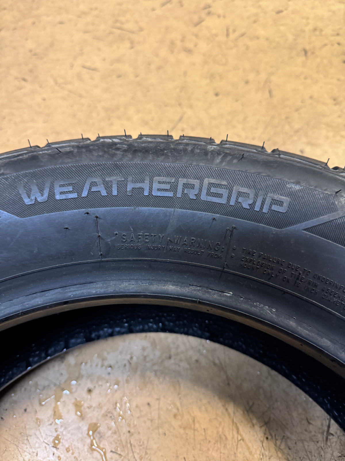NOS FIRESTONE WEATHERGRIP BSW P  205 60 16 92V ALL WEATHER TIRE 011567