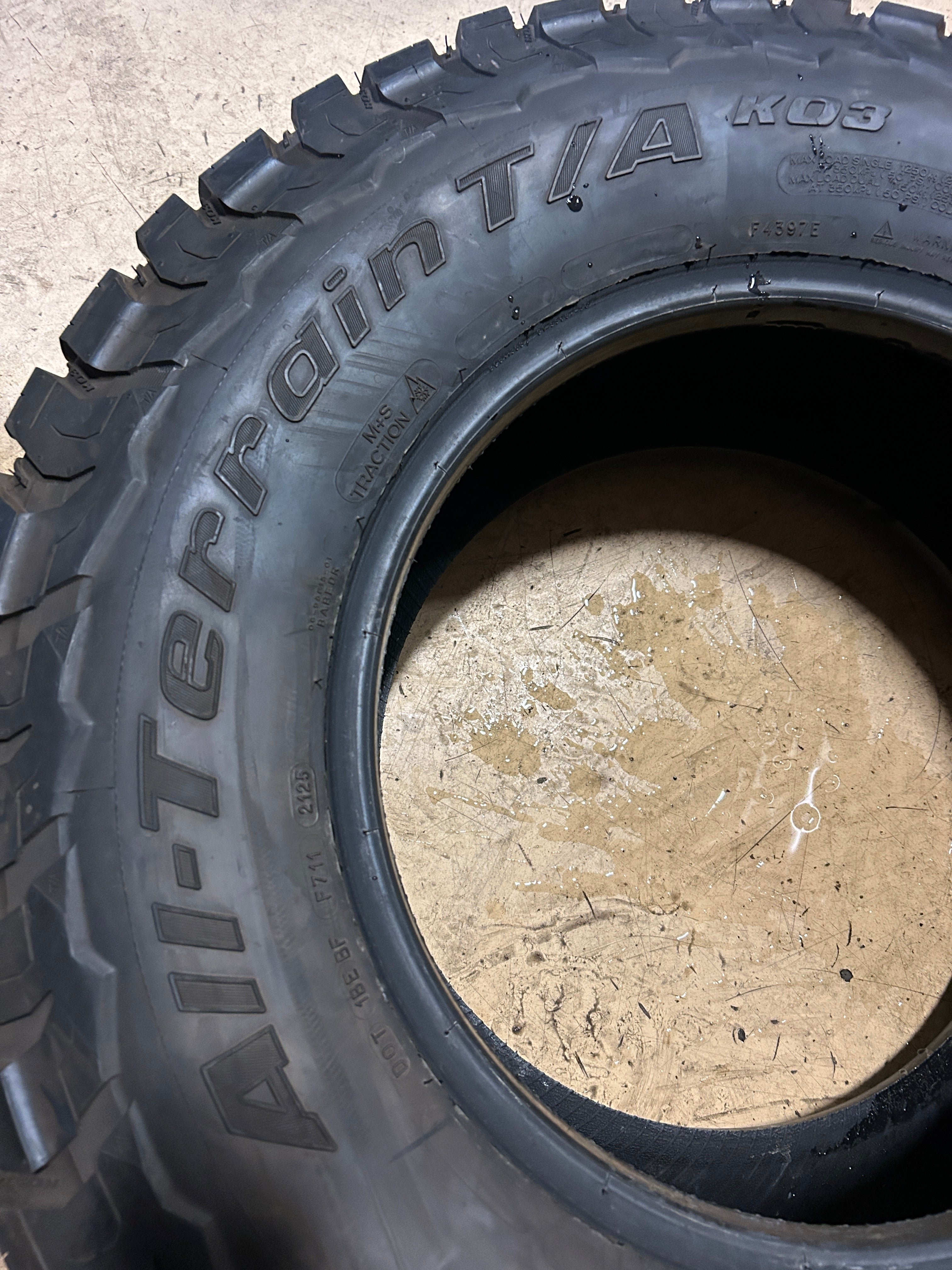 USED 11/32” BFGOODRICH ALL-TERRAIN T/A KO3 LT 285 70 17 116/113S 6PLY TIRE 62187