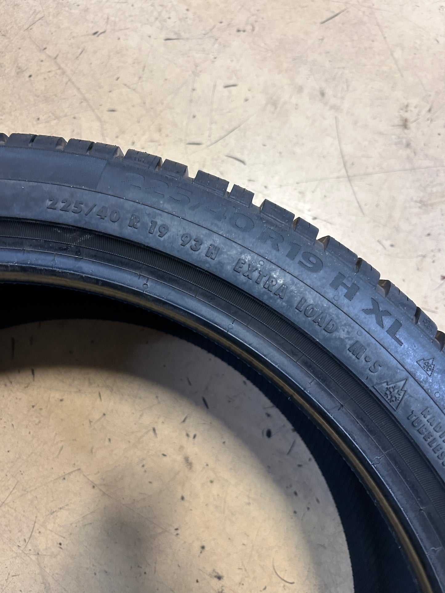 CONTINENTAL WINTERCONTACT TS860 S P 225 40 19 93H XL WINTER TIRE 03120970000