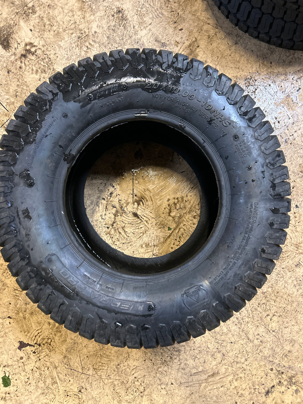 GTW TERRA PRO S374 BSW 20 10 10 4PLY LAWN TIRE 109667
