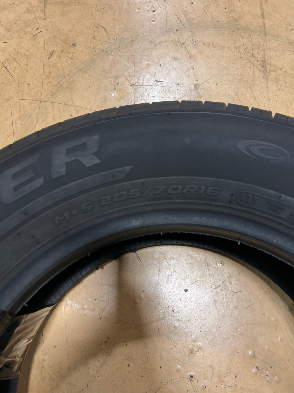 NEW COOPER CS5 GRAND TOURING P 205 70 16 103T SL ALL SEASON  TIRE  166079001