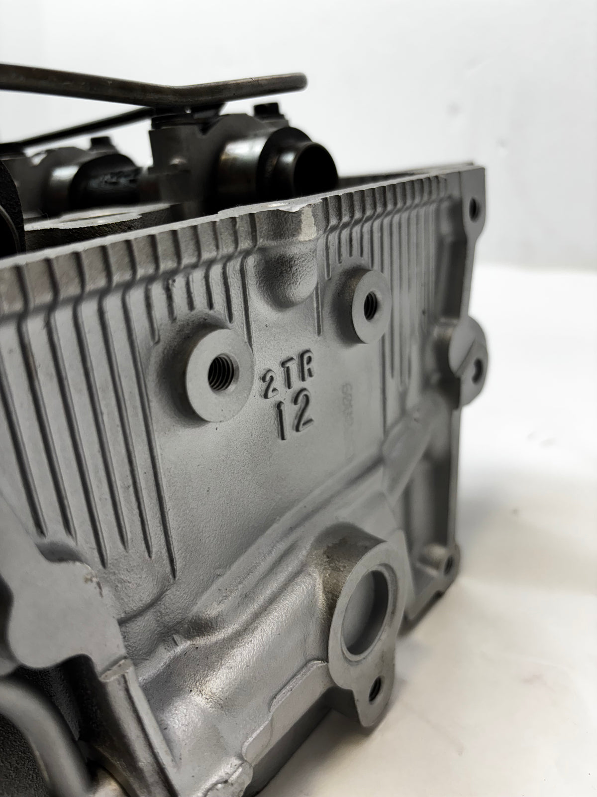 REMANUFACTURED FOR TOYOTA 2.7 2TR DOHC DUAL VVTI CYLINDER HEAD G289065