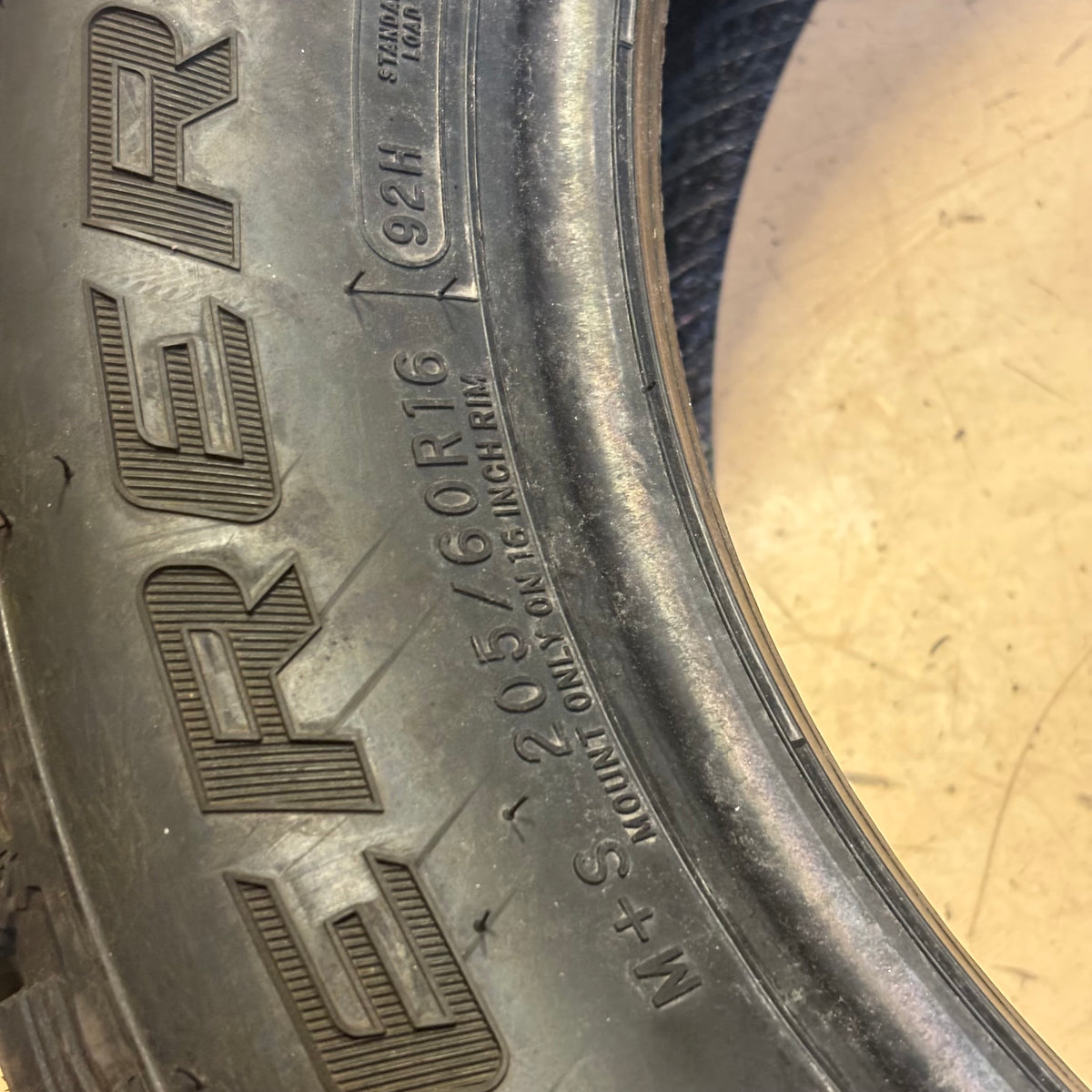 COOPER DISCOVERER TRUE NORTH P 205 60 16 92H SL SNOW WINTER TIRE 166179004