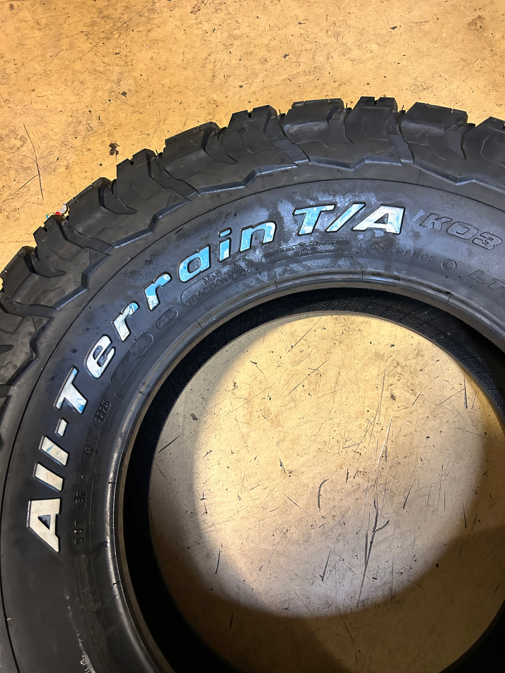 BFGOODRICH ALL TERRAIN T/A KO3 RWL LT 265 70 17 112/109S 6PLY TIRE 59614