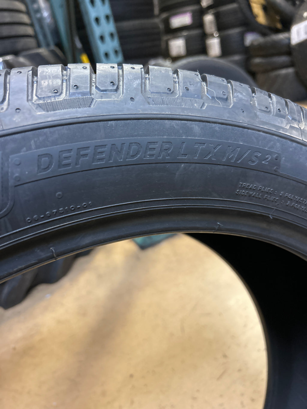 MICHELIN DEFENDER LTX M/S 2 BSW P 305 40 22 114H XL ALL SEASON TIRE 85293