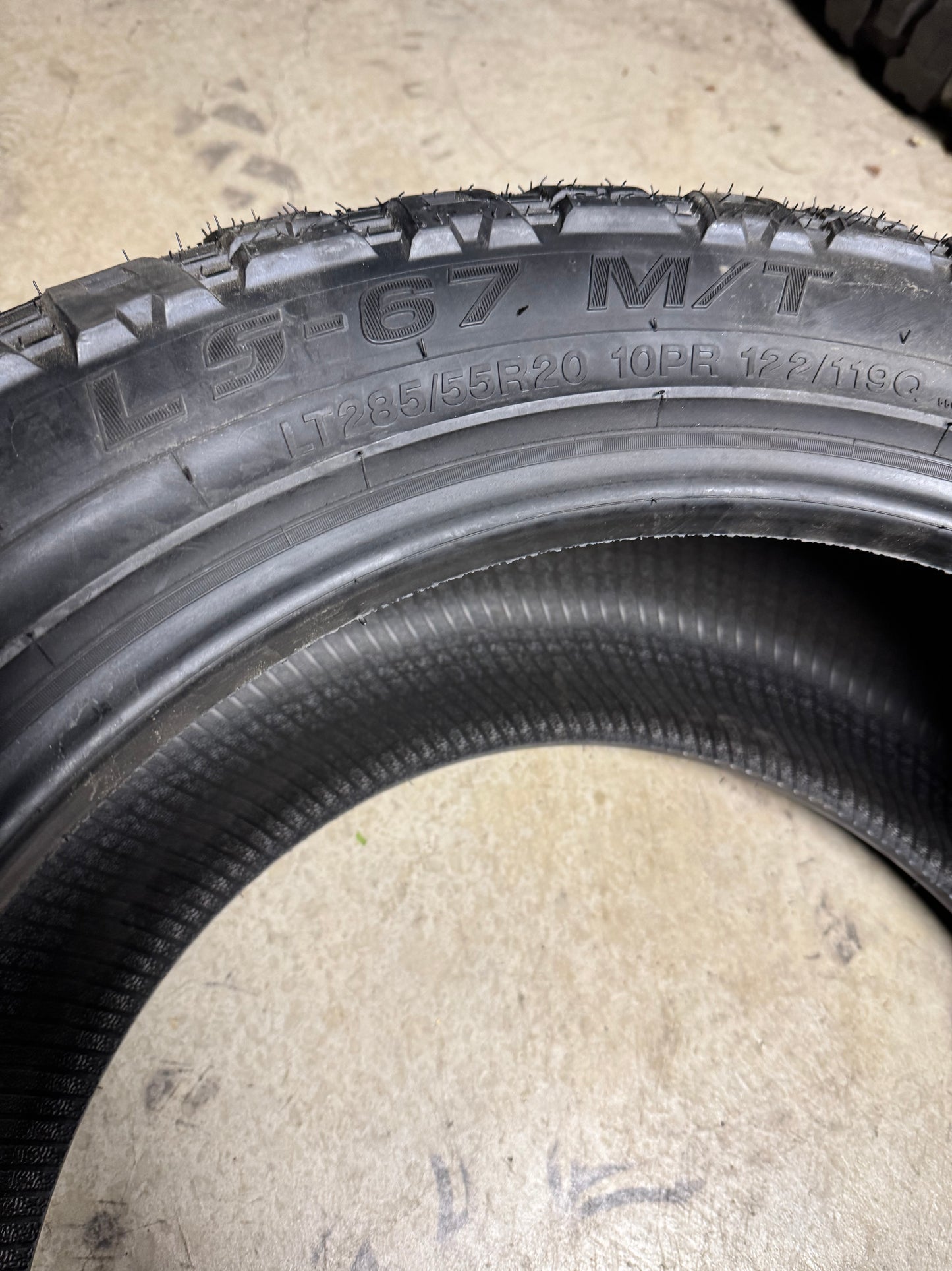 NOS LANCASTER LS-67 M/T BSW LT 285 55 20 122/119Q 10PLY MUD TERRAIN TIRE LC1250