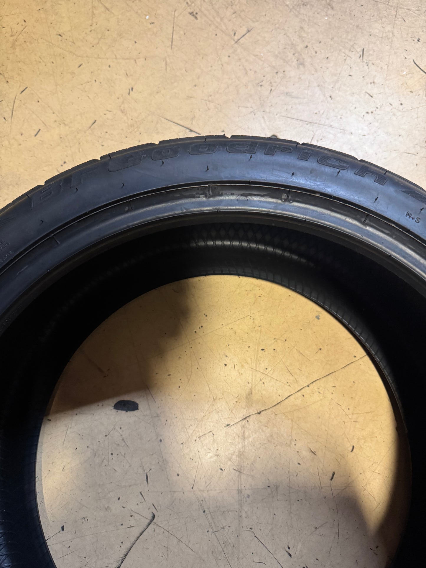 BFGOODRICH ADVANTAGE CONTROL BSW P 235 40 18 95W XL TIRE 21295