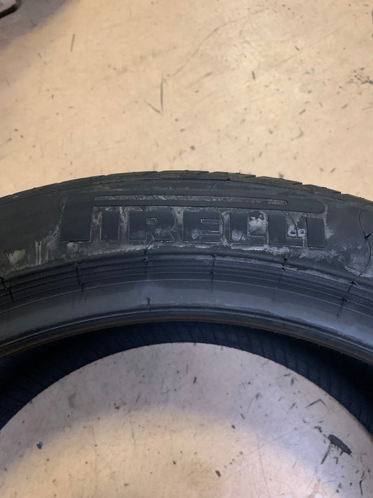 PIRELLI P ZERO (MO) BSW P 245 40 18 97Y XL SUMMER TIRE 1949400